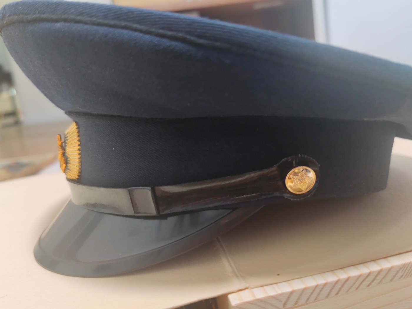 苏联解体后1992年乌克兰海军大檐帽（帽徽去掉了原苏联海军的红星） 敖